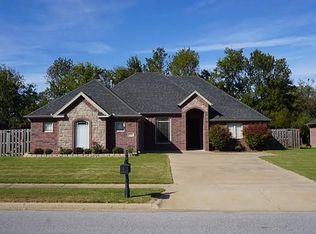 2522 W Vanike Dr, Fayetteville, AR 72704