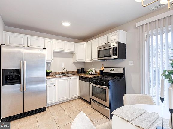 4th image of 11501 Laurelwalk Dr