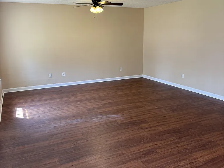 3935 Rodnor Forest Ln — Photo 9