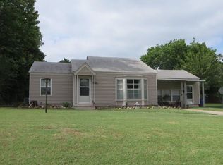 1427 W Chickasha Ave, Chickasha, OK 73018