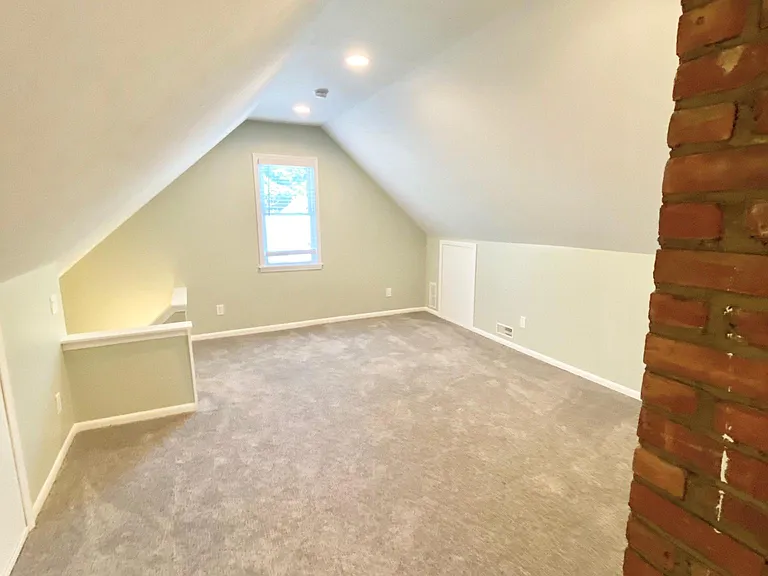 2205 Eldred Ave — Photo 17