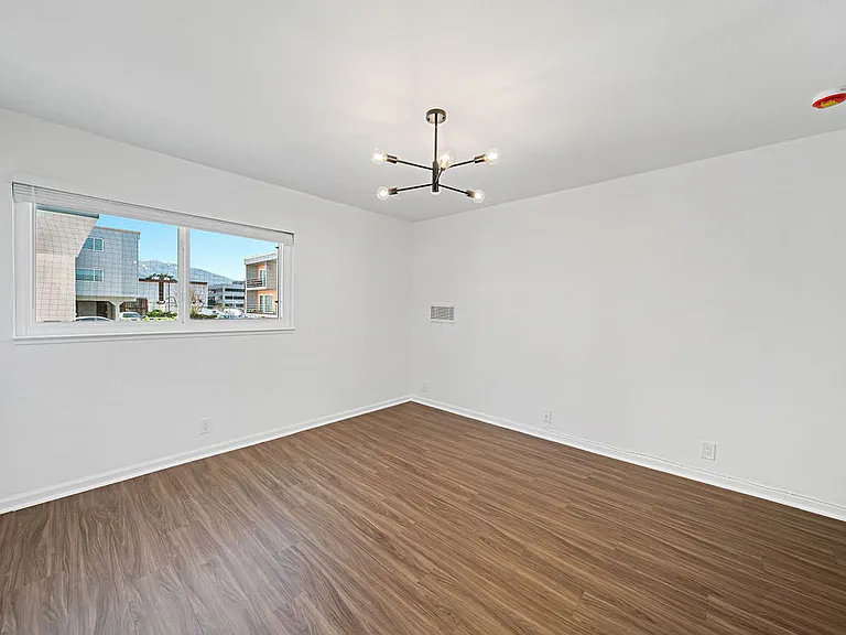 The Edgeworth Apartments — Photo 11