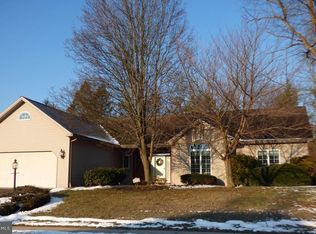 4451 Dunmore Dr, Harrisburg, PA 17112