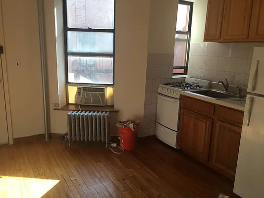 Rented by APT212 INC | media 8