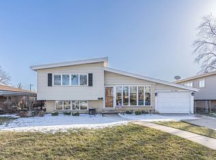 1915 Greenleaf Ave, Des Plaines, IL 60018