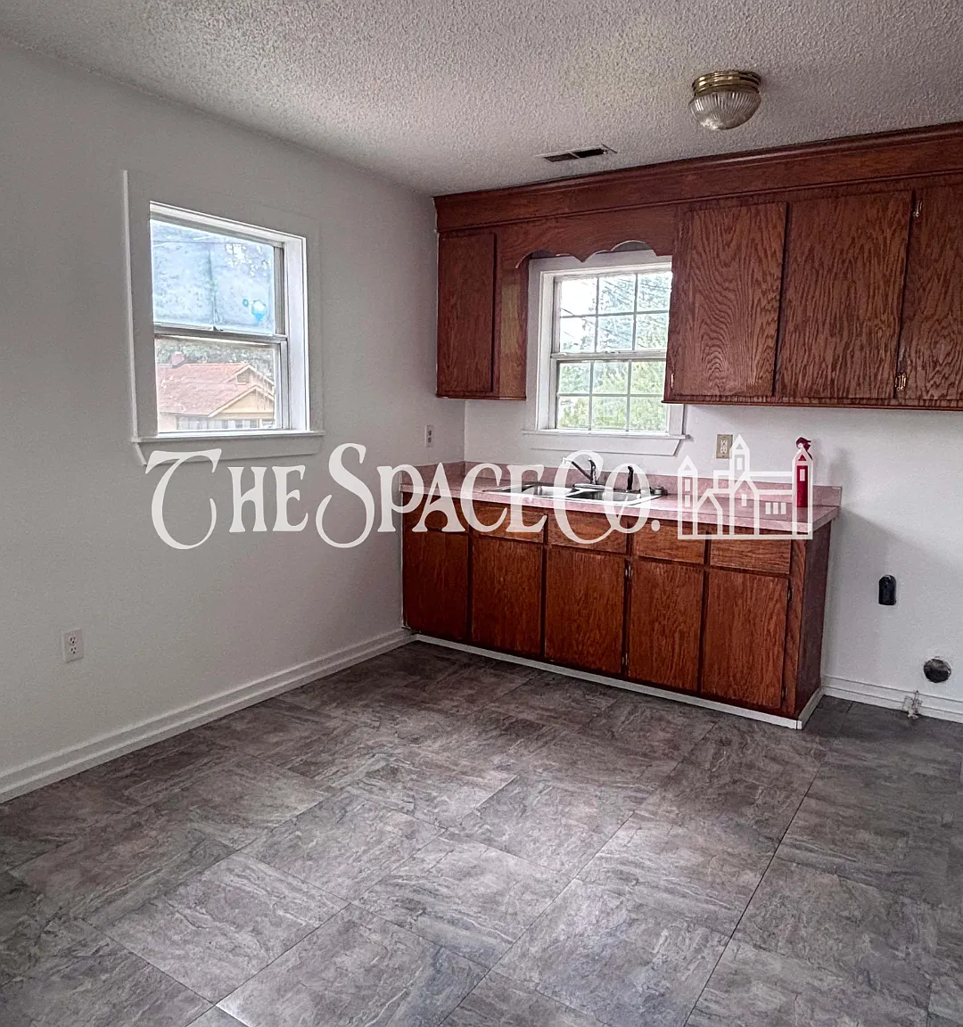 2 bed, 1.0 bath, $1,400 — Photo 2