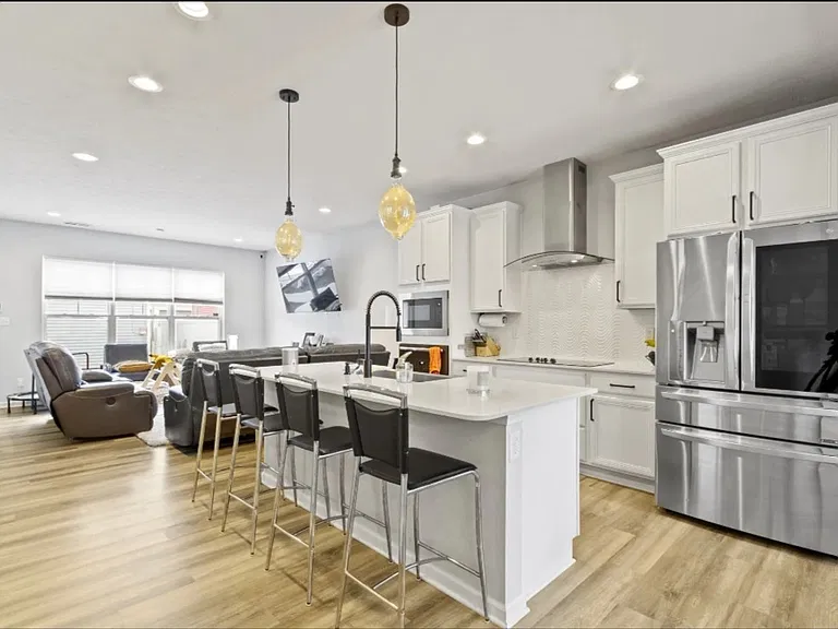 212 Haugh St — Photo 3