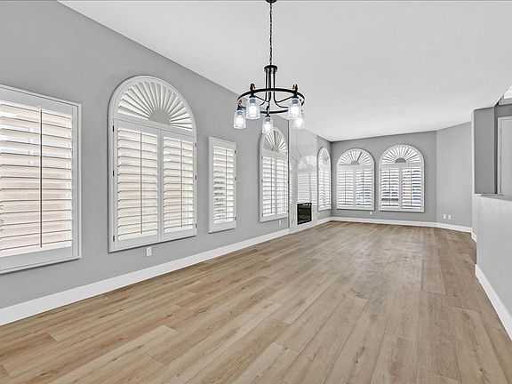 5th image of 8864 La Manga Ave