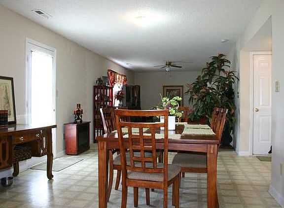 5th image of 1063 Palomino Pl