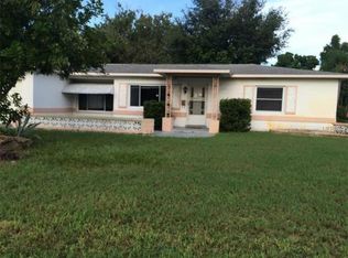 2201 Leslee Lake Dr N, Saint Petersburg, FL 33713