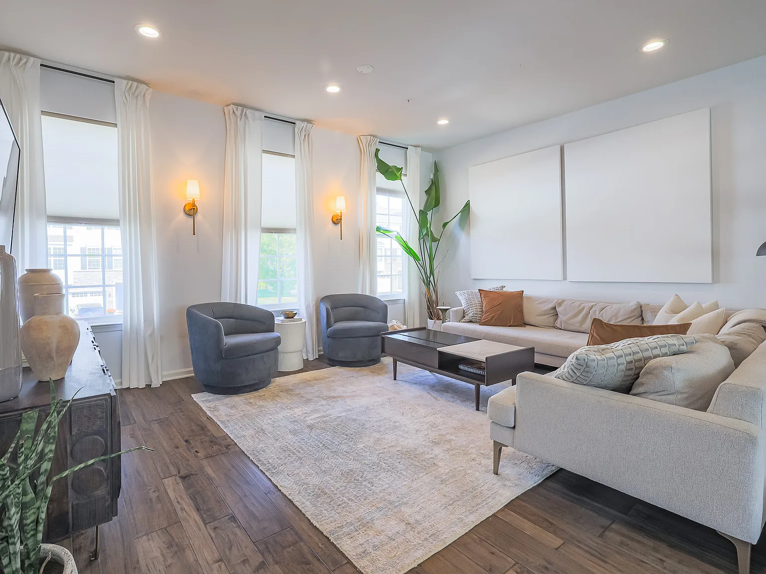 3 bed, 2262 sqft, $3,700 — Photo 3
