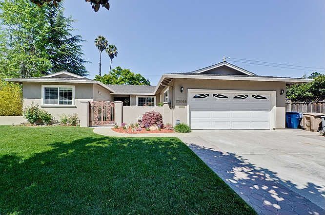 1st image of 22065 Clearwood Ct