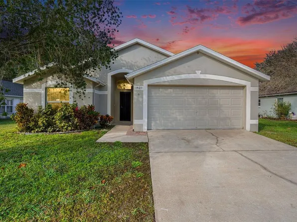 1921 Tupelo Ln, Zephyrhills, FL 33543