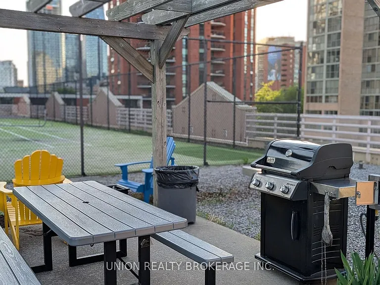 60 Homewood Ave #208 — Photo 27