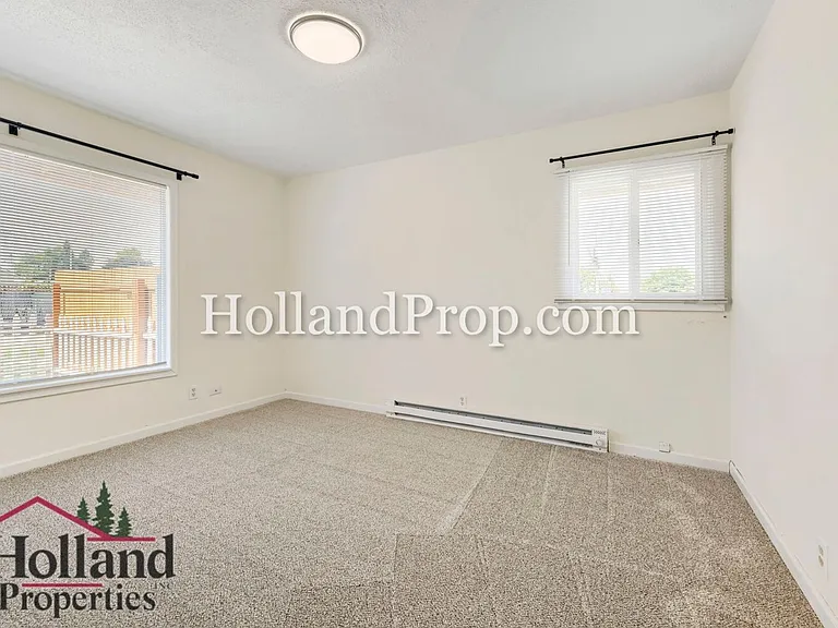 21820 Johnson St — Photo 11