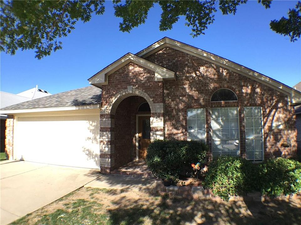 1st image of 917 Churchhill Dr
