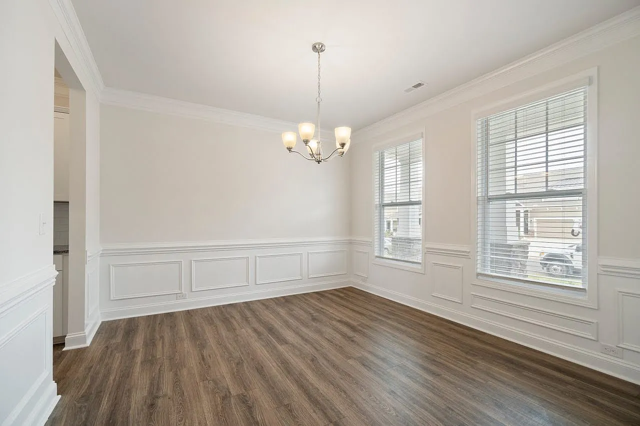 5 bed, 2922 sqft, $3,050 — Photo 3