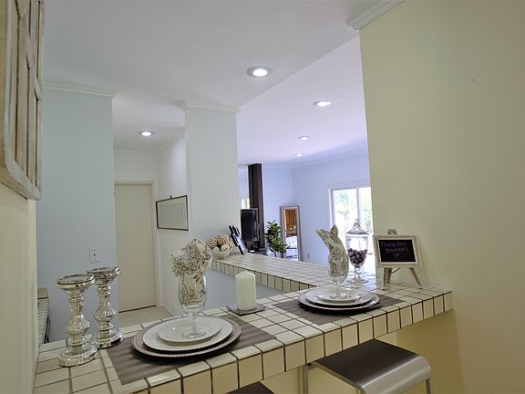 3rd image of 421 1/2 Massachusetts Ave #5
