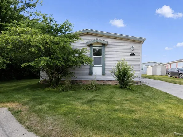 3423 Green Apple Ct, Carleton, MI 48117