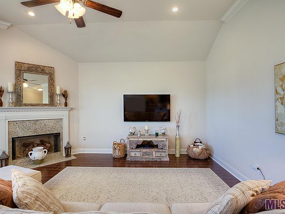 3rd image of 42553 Wynstone Dr