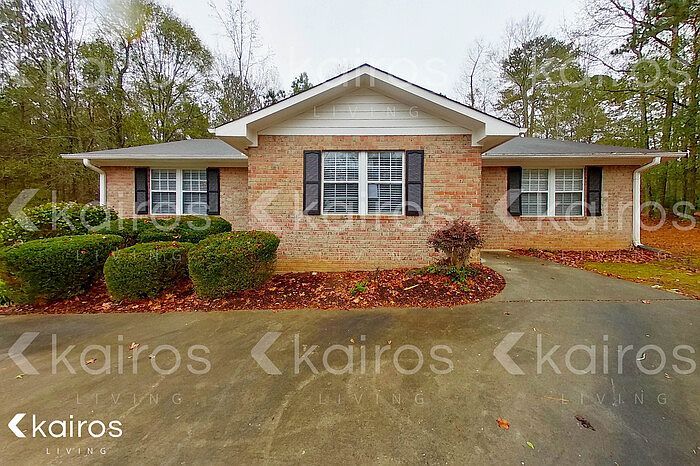 1st image of 400 Beaver Pointe Dr