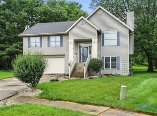 1000 Crystal Meadows Ct, Findlay, OH 45840