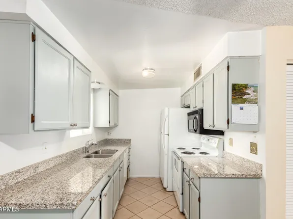 201 E CHOLLA Street, Casa Grande, AZ 85122