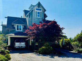 19 Hugh Ave, Bailey Island, ME 04003