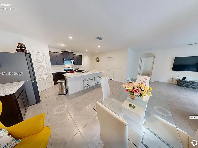 2137 SE Glenrock Ter — Photo 10