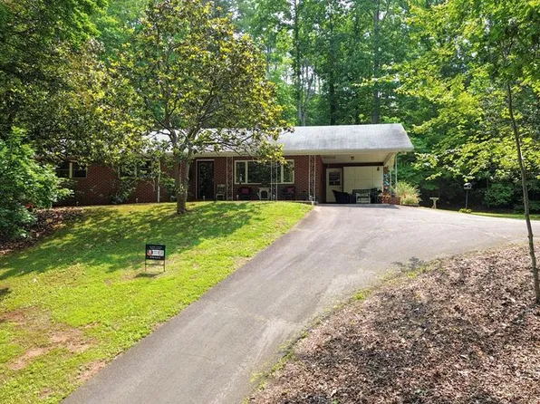 223 Tennessee View St, Franklin, NC 28734