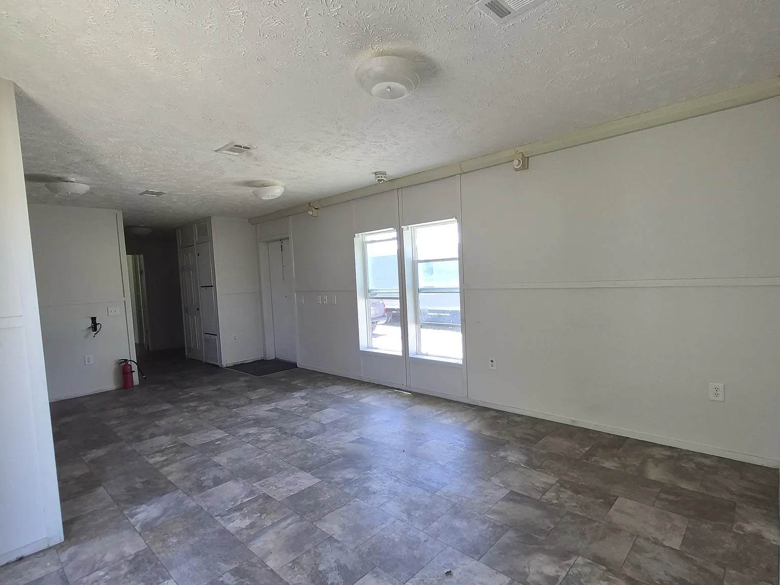 2 bed, 925 sqft, $850 — Photo 2