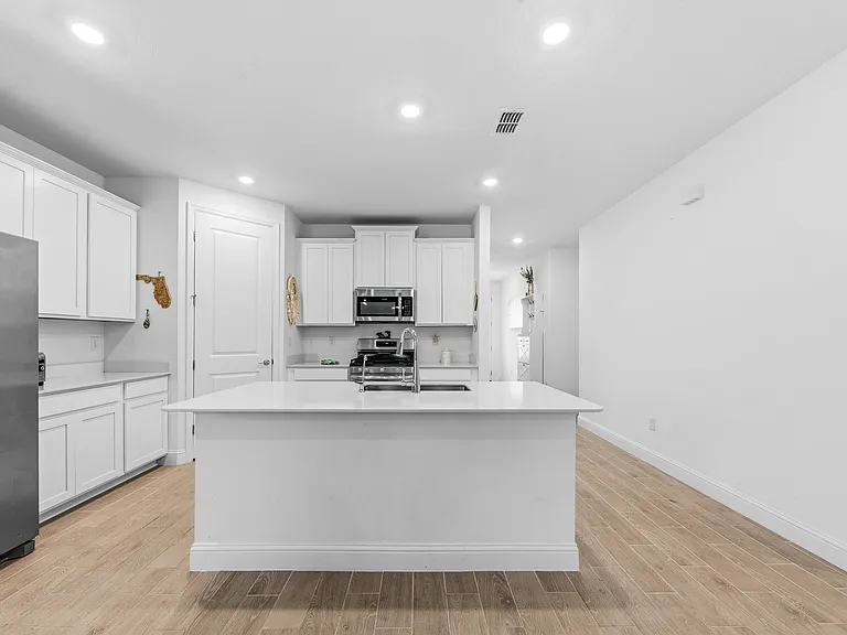 479 Kingbird Dr — Photo 12