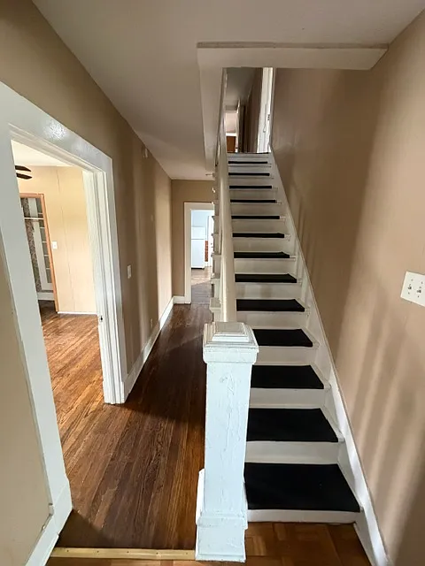 5 bed, 2000 sqft, $1,600 — Photo 2