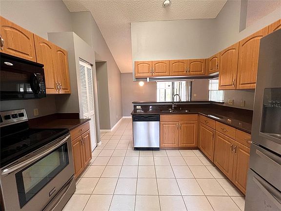4th image of 926 Chelsea Way