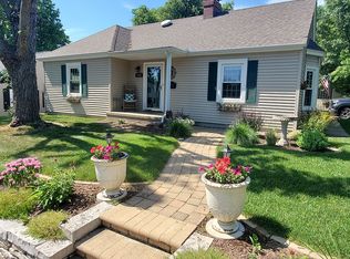 1015 Saint Julian St, Pekin, IL 61554