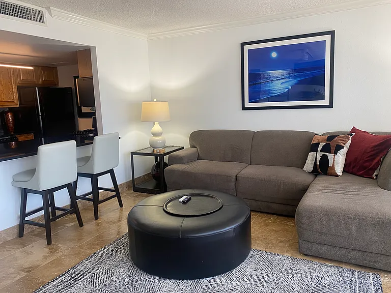 450 W 7th St #1409 — Photo 1