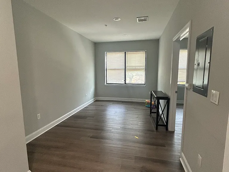 60 Carroll St #204 — Photo 4