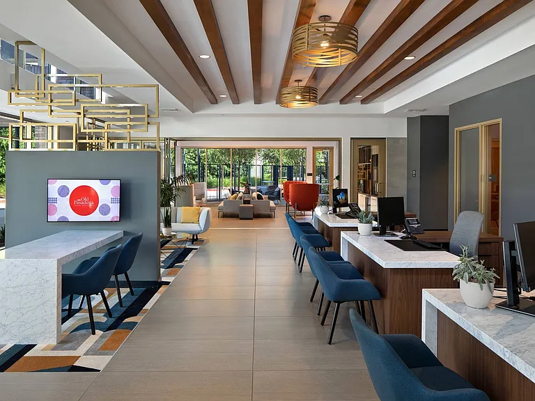 Leasing Reception