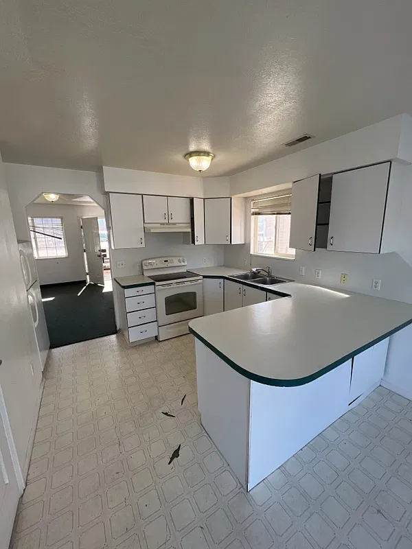 2 bed, 1.5 bath, $1,075 — Photo 1