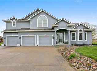901 SW Crystal Creek Pl, Blue Springs, MO 64015