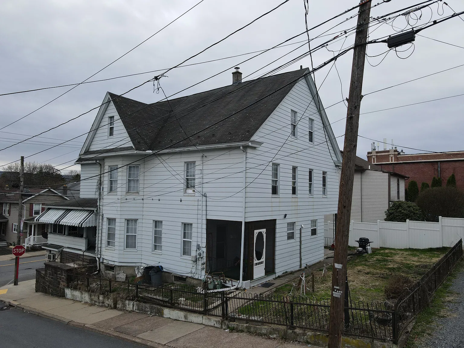 4 bed, 1250 sqft, $1,550 — Photo 2