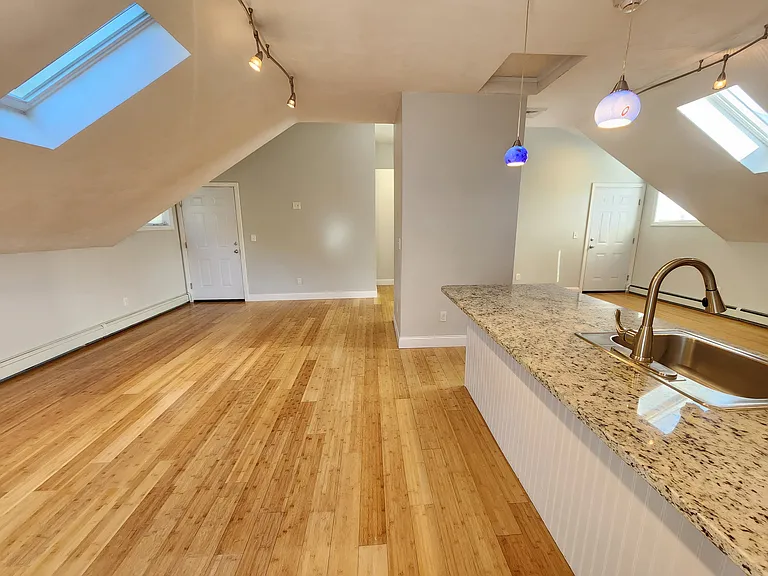 93 1st St #5 — Photo 7