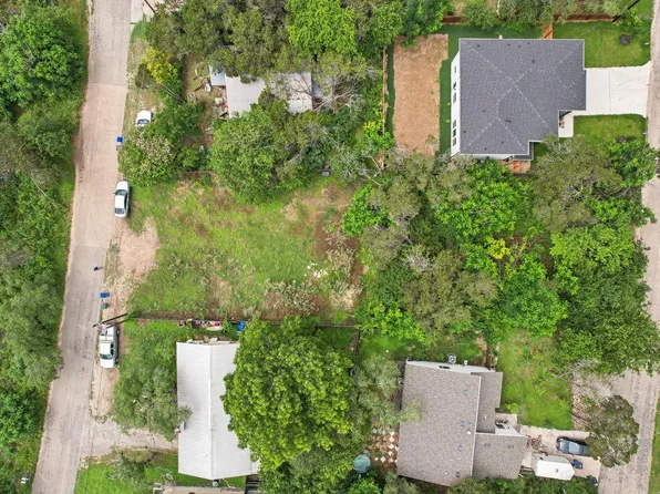 11112 Oak St, Leander, TX 78645