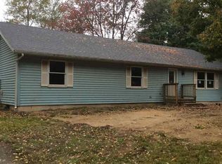 7725 N Sheridan Rd, Edmore, MI 48829