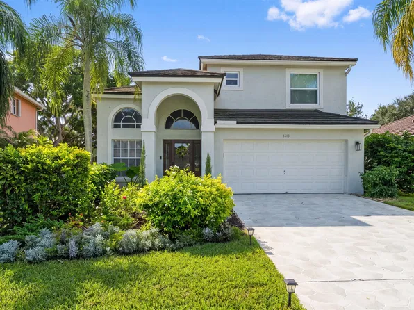 1610 Lakefield North Ct, Wellington, FL 33414