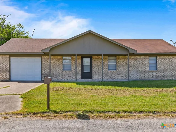 710 Courtney St, Edna, TX 77957