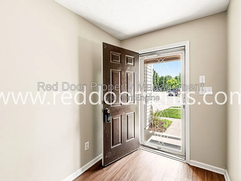 12419 Deerview Dr — Photo 32