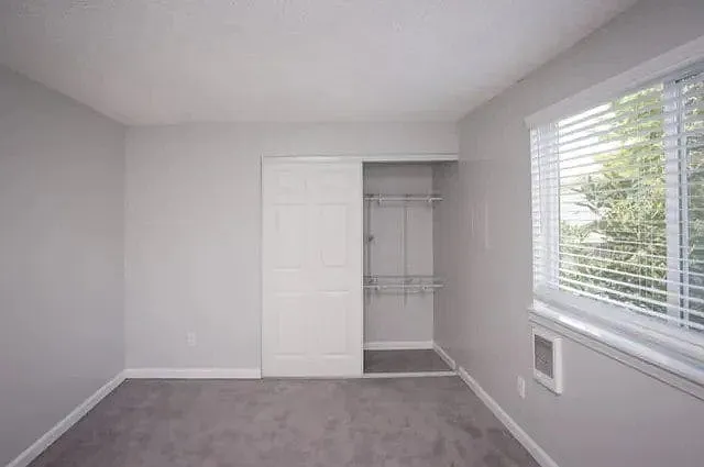 Somerset West Apartments — Photo 46