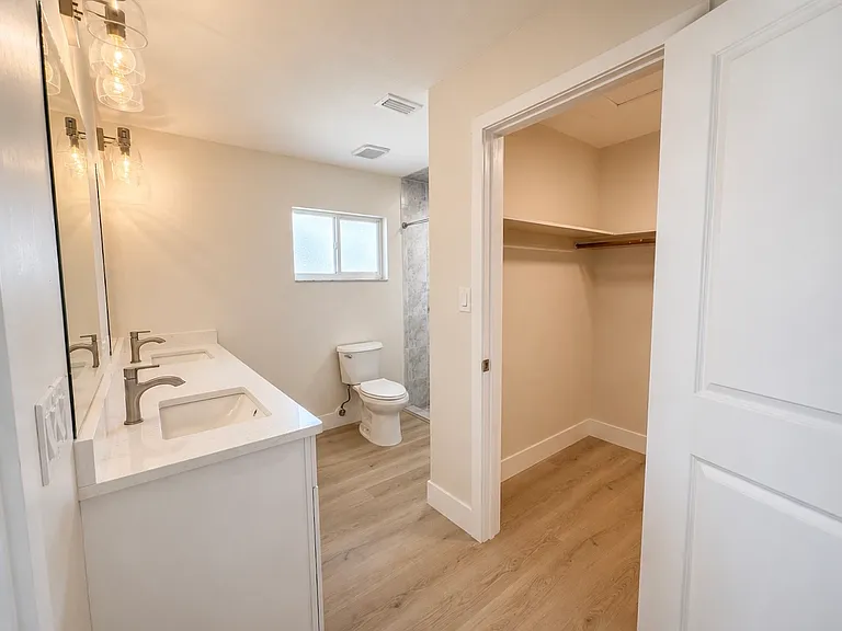 109 Seville Pl SW — Photo 9