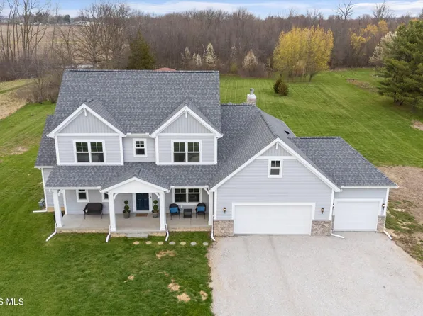 3901 Plumey Rd, Northwood, OH 43619